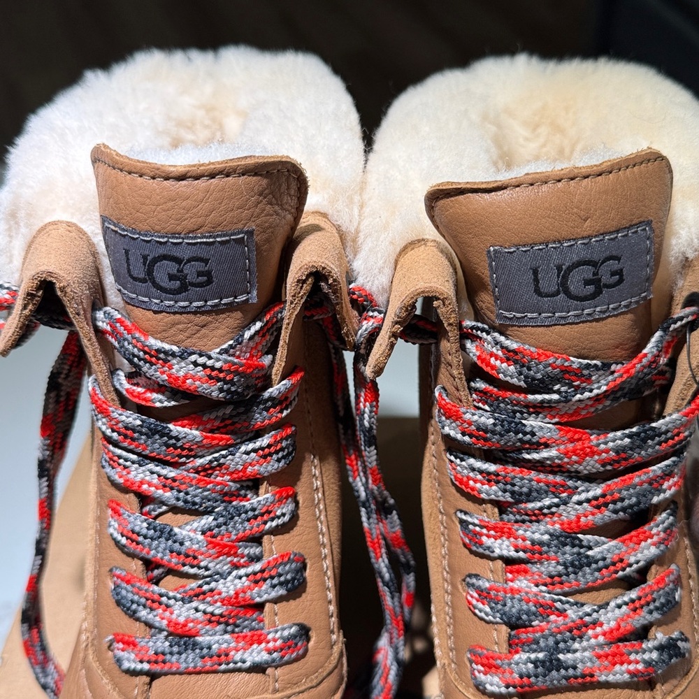 NEW 6.5 UGG Ashton Addie, Leather & Sheepskin, Authentic, Camel:Black, size 6.5 - Picture 6 of 12